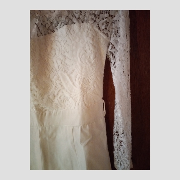 White Rompa Shorts - Picture 2 of 2